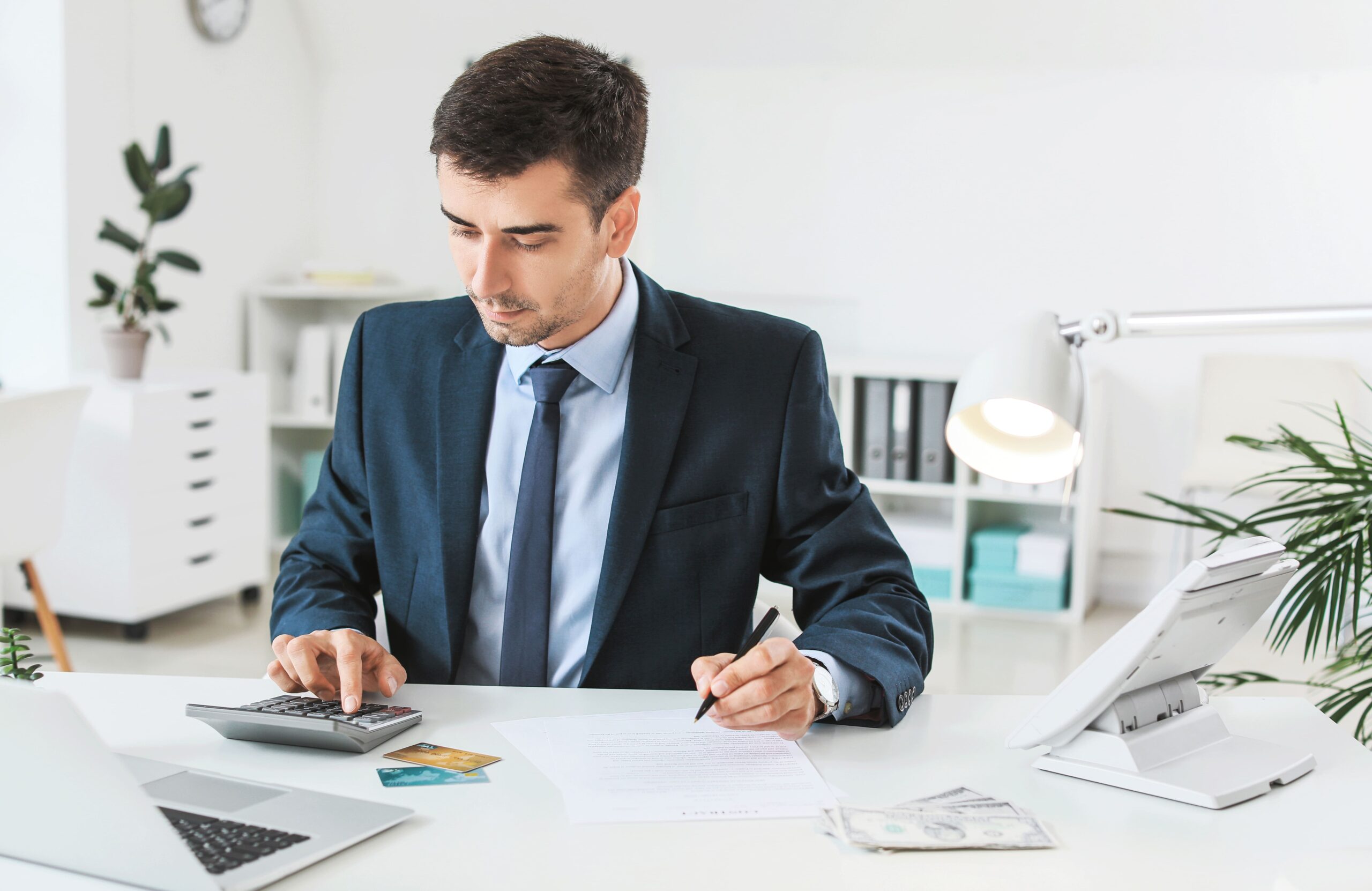 Одговорно лице за сметководство и финансии